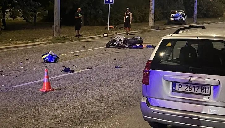 Тежка катастрофа в Русе между мотор и автомобил