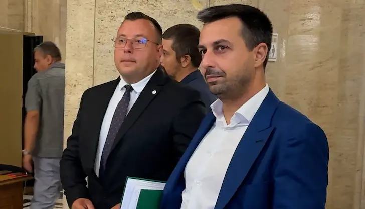 Партията се регистрира официално за вота за държавен глава Партията се регистрира официално за вота за държавен глава