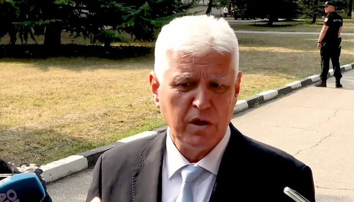 Съюзническите машини кацат с бланкетно дипломатическо разрешение