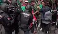 Полицията би с палки стачкуващи учители в Мадрид
