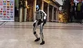 Показаха хуманоидния робот RaiON пред студенти в Русе