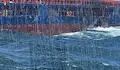Прекратиха временно операцията за дрейфуващия кораб край Бургас