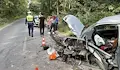 Огнеборци рязаха смачкано „Рено“ след челен сблъсък край Николово