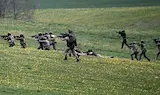 Европейски войници тренират влизане в Украйна