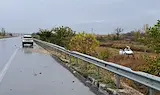 Кола излетя в крайпътна нива на магистрала „Хемус“