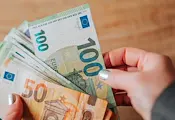 Сам човек в ЕС се нуждае от 2800 евро за комфортен живот