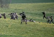 Европейски войници тренират влизане в Украйна