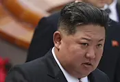 Ким Чен Ун посети град Дандун в Китай