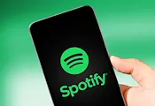 Spotify блокира над 50 милиона песни, генерирани с AI