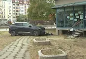 Никой не прибира катастрофирал автомобил пети ден в столицата