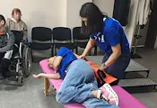 Румънска фондация дарява специални инвалидни колички на двама русенци