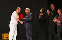 Почетоха Самуел Финци на финала на театралния фестивал в Русе