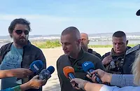 Удареният от дрон кораб „Ейбъл“ е изпепелен