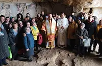 Епископ Макарий отслужи литургия в Ивановските скални църкви