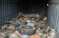 Обвиненият за убийство бездомник и жертвата му са живели в мизерия