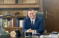 Ученик "пое" управлението на Община Русе