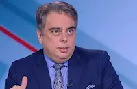 Асен Василев отрече тайни договорки с Делян Пеевски преди президентския балотаж
