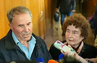 Издават европейска заповед за арест на обвиняемите за палежа на антени на Starlink