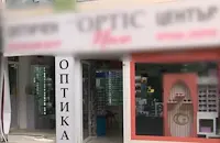 Патрулка се заби в оптика при гонка в центъра на Бургас