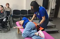 Румънска фондация дарява специални инвалидни колички на двама русенци