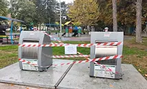 Затвориха подземните контейнери на улица „Атанас Буров“