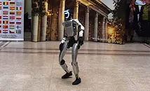 Показаха хуманоидния робот RaiON пред студенти в Русе