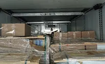 Митничари спряха ТИР с милиони заготовки за цигари