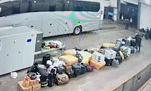 Откриха хиляди фалшиви парфюми и цигари в тайници на автобуси от Турция