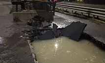 Скъса се новият водопровод край резиденция „Евксиноград"