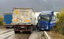 ТИР с отказали спирачки удари камион край Враца