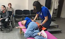 Румънска фондация дарява специални инвалидни колички на двама русенци