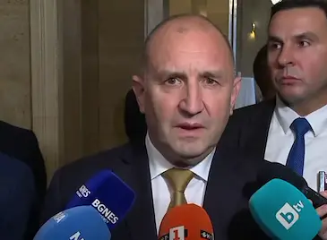 Румен Радев: На балотажа ще избираме между мира и войната Румен Радев: На балотажа ще избираме между мира и войната