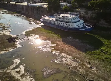 Безводието блокира 30 товарни кораба край Русе