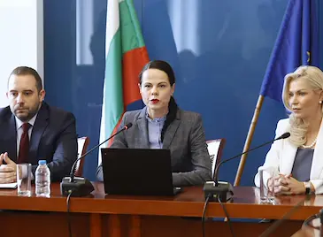 Спряха над 30 сайта за търговия с неразрешени лекарства