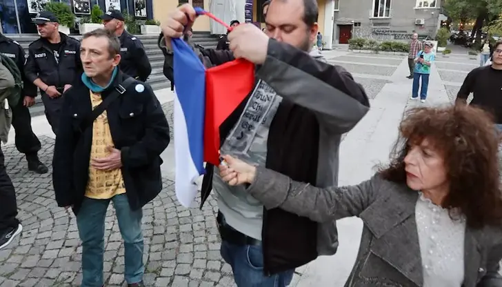 Кандидатът на „Възраждане“ осъди хулиганската акция в София Кандидатът на „Възраждане“ осъди хулиганската акция в София