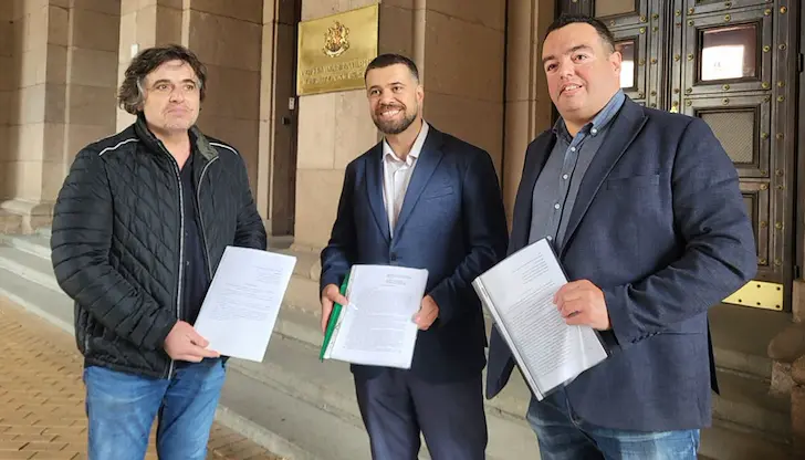 Учените призовават Румен Радев да ревизира намеренията си за образованието Учените призовават Румен Радев да ревизира намеренията си за образованието