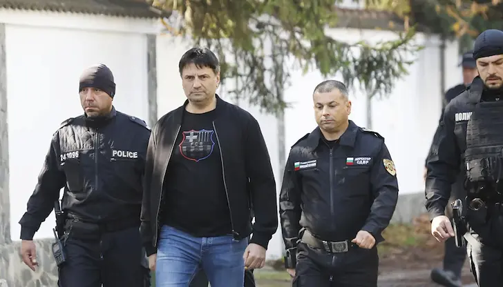 Според разследващите няма установен общ мотив между трите случая