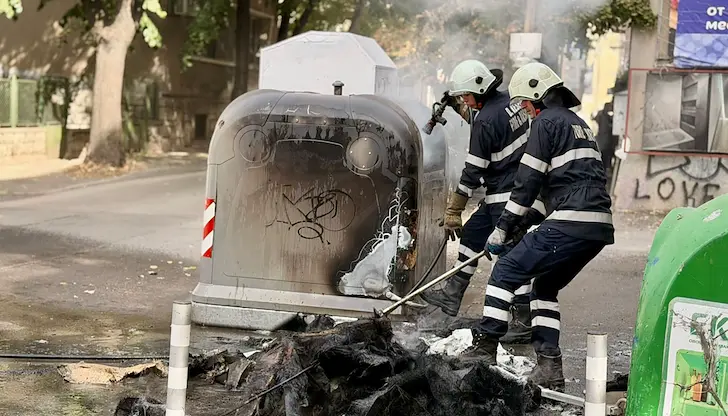 Пожар в контейнер за отпадъци в Русе завърши без сериозни щети