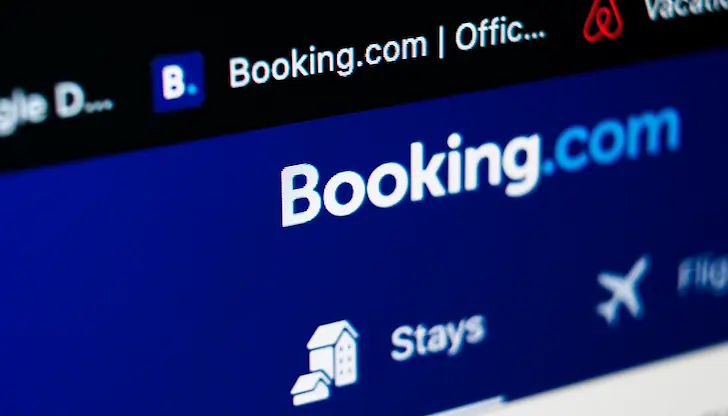 Европейска комисия проверява Booking.com за фалшиви обяви