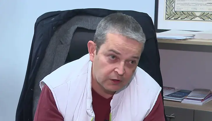 Д-р Мирослав Спасов се пошегува, че ще бие тъпана, когато се сдобие с ваксините Д-р Мирослав Спасов се пошегува, че ще бие тъпана, когато се сдобие с ваксините