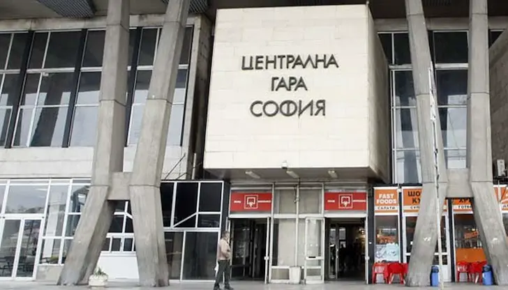 Локомотив счупи токоснемател Локомотив счупи токоснемател