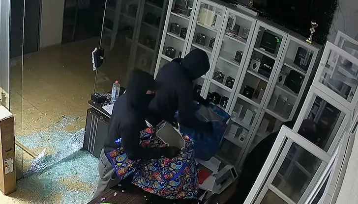 Крадците задигнаха стока за хиляди евро