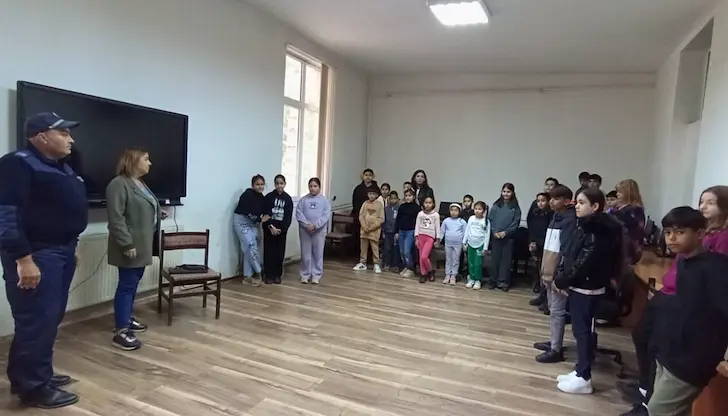 Обучение на ученици в село Баниска за безопасност в интернет