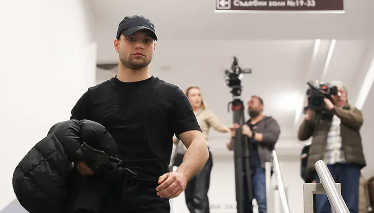 Васил Михайлов е издирван за въоръжен грабеж в Гърция Васил Михайлов е издирван за въоръжен грабеж в Гърция