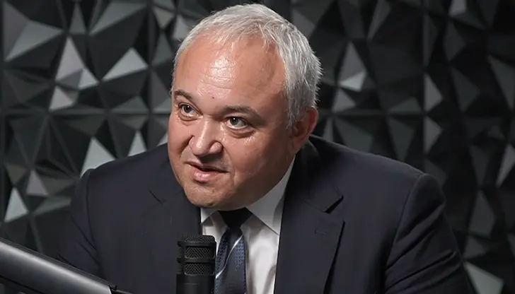 Проверяват връзка между обществени поръчки за мантинели и покупка на частен самолет