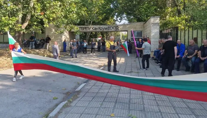 Служителите в Търговище приеха протестна декларация заради липсата на доходи Служителите в Търговище приеха протестна декларация заради липсата на доходи
