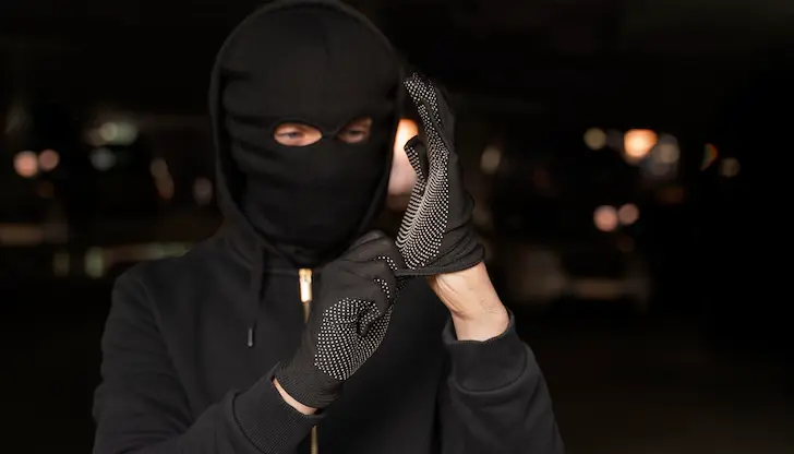 Мъж открадна 1600 евро от кафе-бар в Русе
