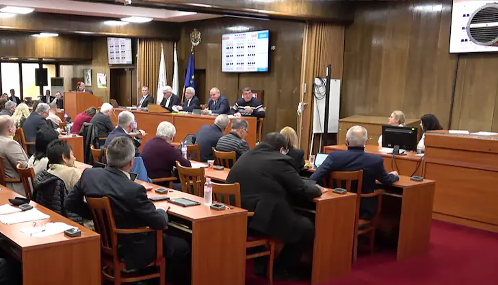 Местният парламент настоява за спешен ремонт и по-бърза електрификация