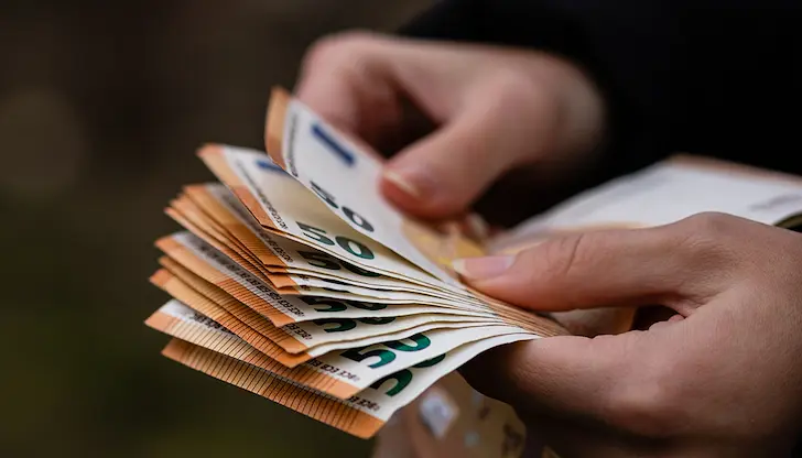 Средният осигурителен доход през август достигна 1056 евро Средният осигурителен доход през август достигна 1056 евро