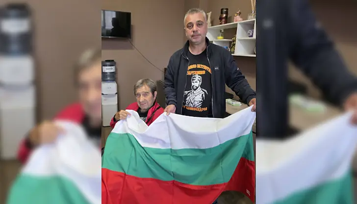 Юлиан Ангелов се срещна с потомък на Делчевия род в Казичене Юлиан Ангелов се срещна с потомък на Делчевия род в Казичене